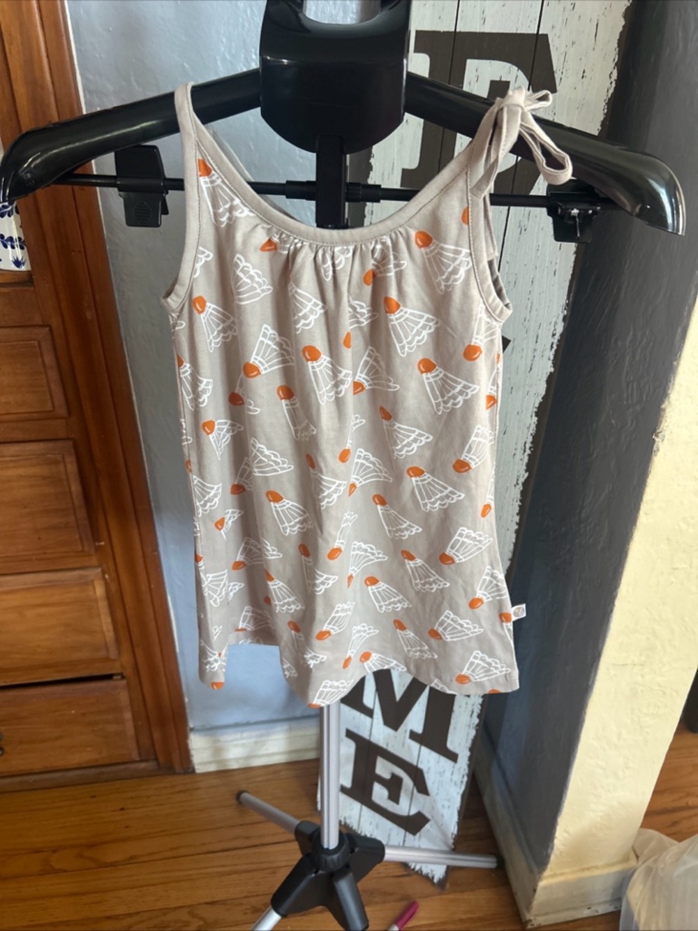 Girls' Beige Tie-Shoulder Tank Top with Orange & White Shuttlecock Print